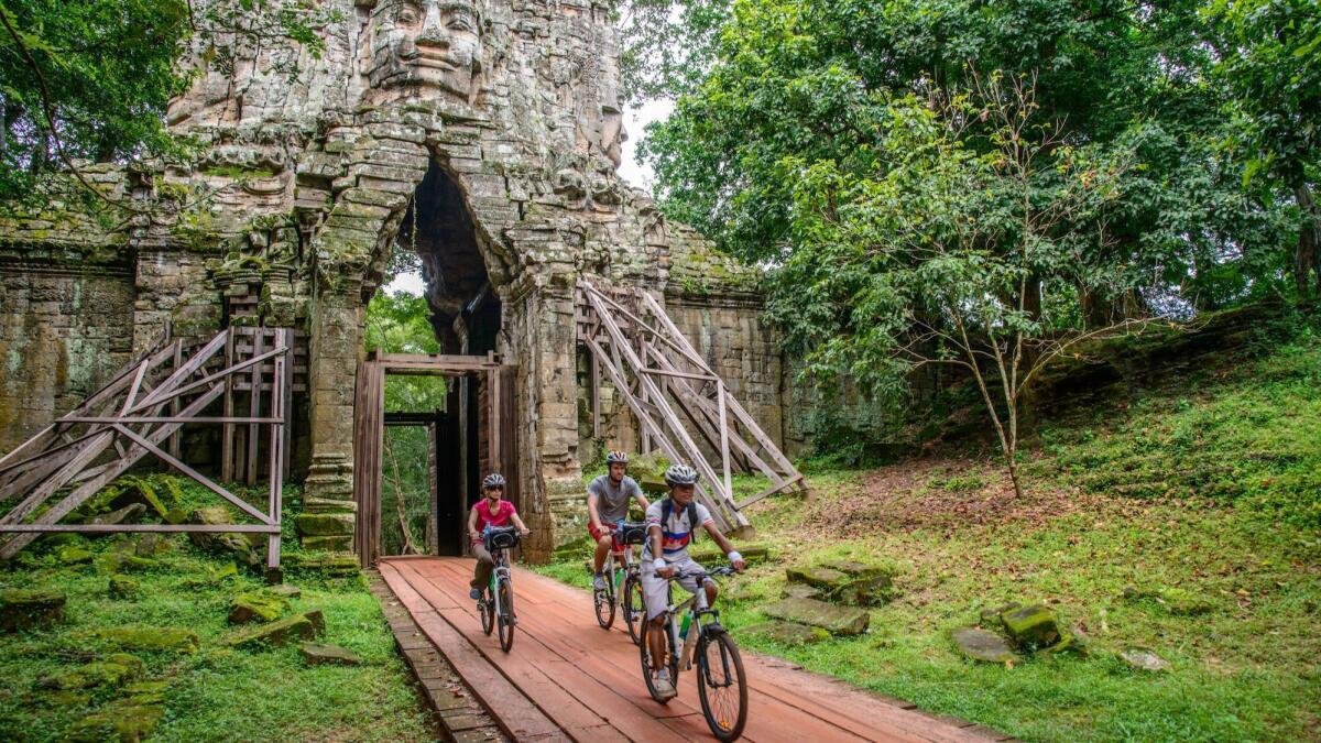 11-Day Saigon to Siem Reap Cycling Tour